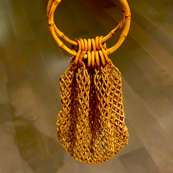 Wood beaded macrame with bamboo handles handbag - Picture 1 of 7